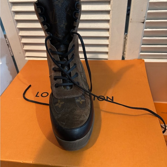 “Authentic Louis Vuitton Combat Boots – Size 38 & half - Picture 8 of 16